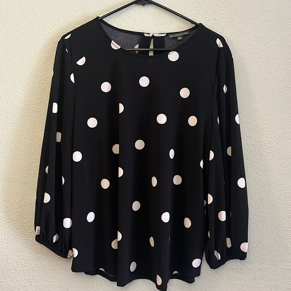 Adorable Adrianna Papell Polkadot top XL
